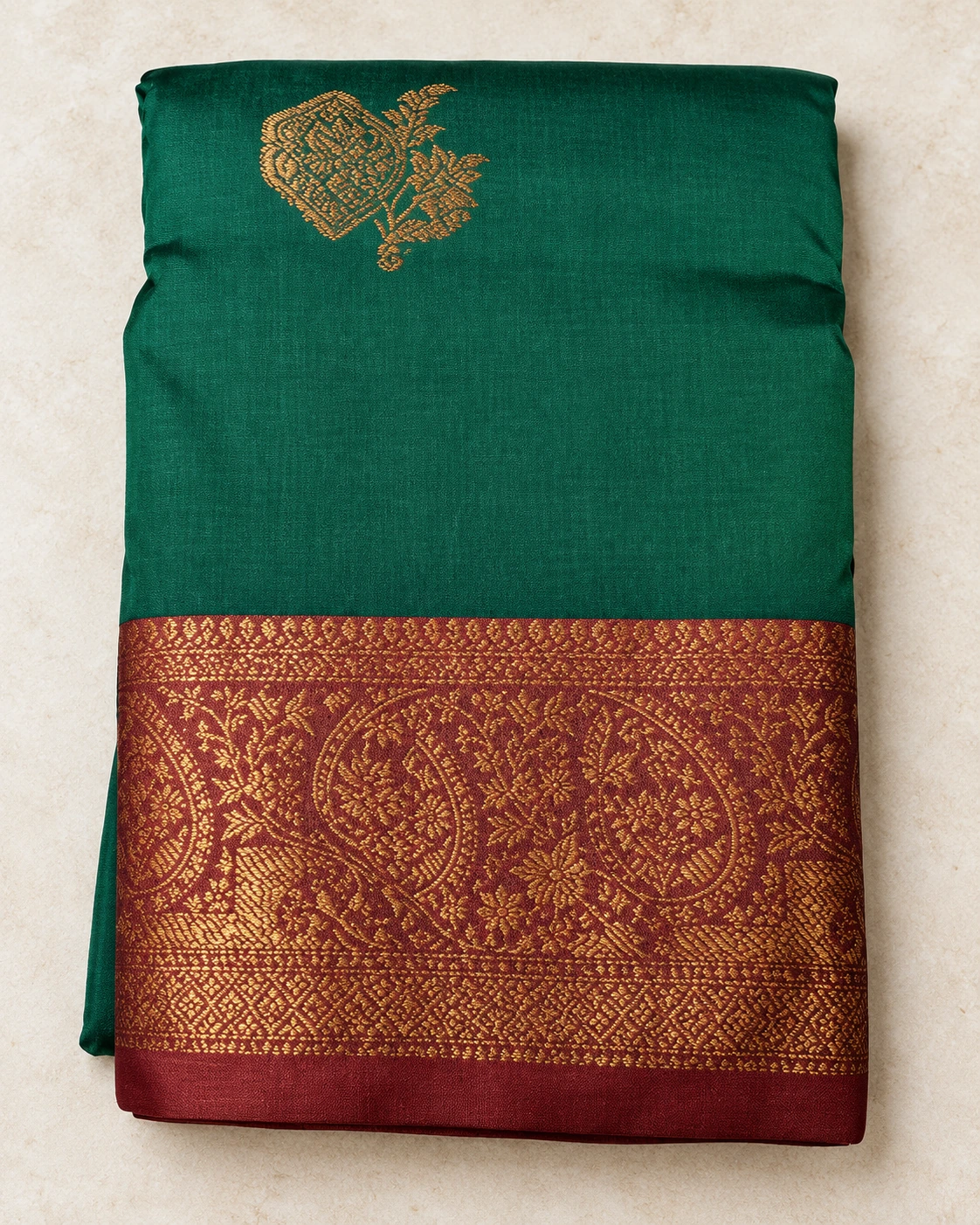 Green with a golden border — Clean catalogue view
